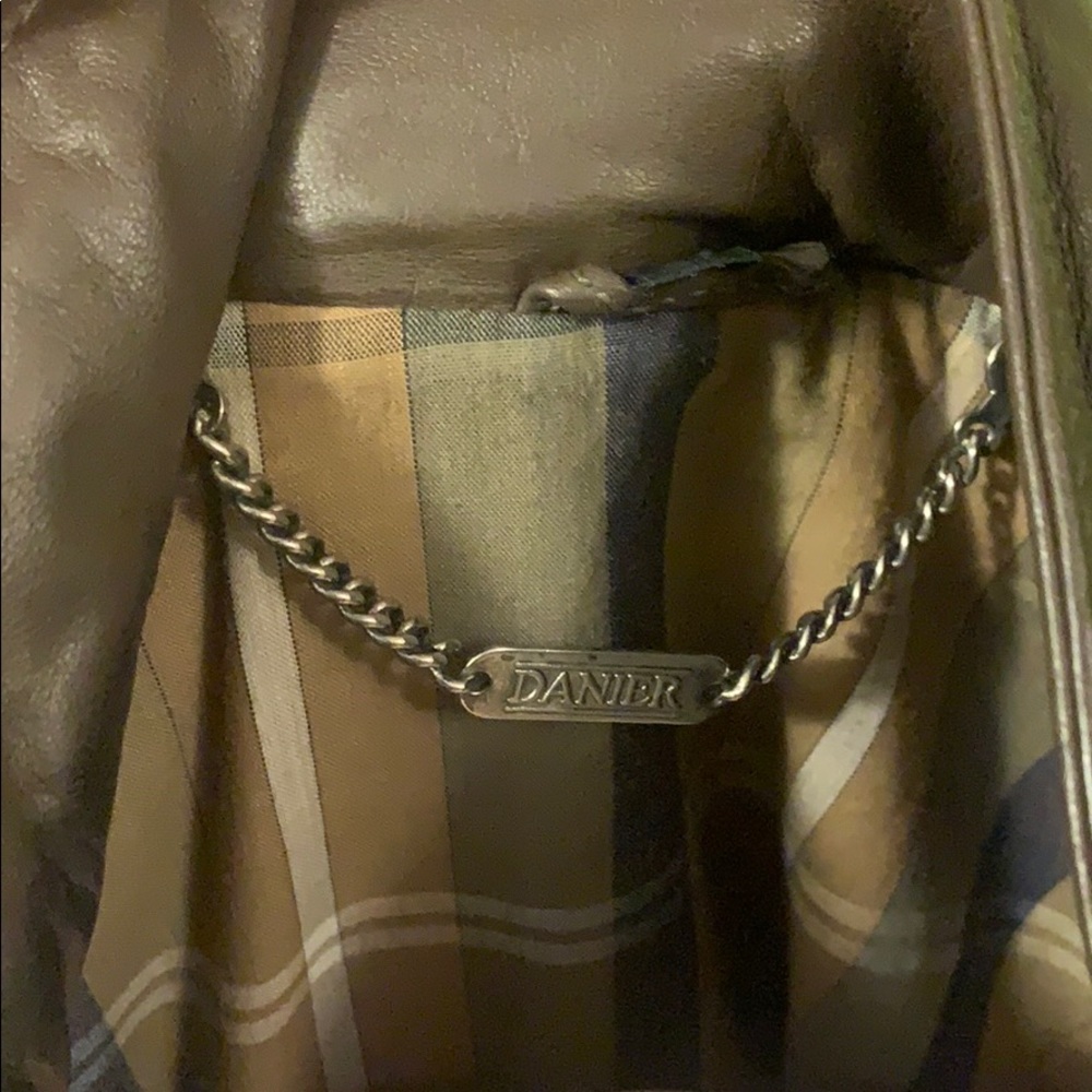 Heavy leather jacket - Picture 3 of 11